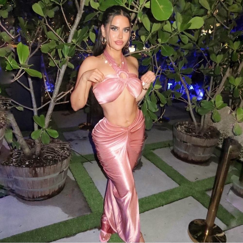 Coucoo LAUCALA CROP TOP AND SKIRT IN COLOR- Cats Tongue